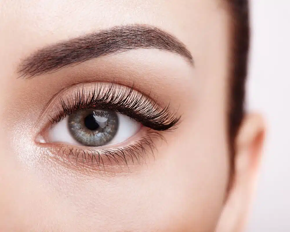 Extensions de cils Extension de cils aux Mées (04) - Instant Beauté by H