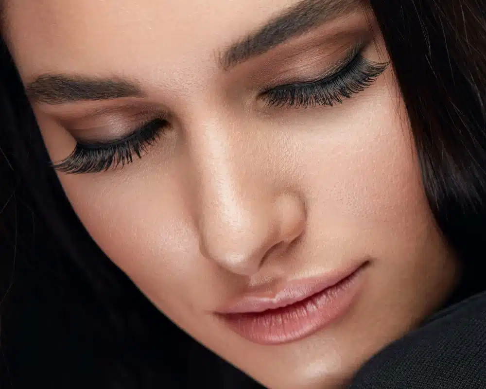 Volume Intense Confiez votre regard à Hajare pour une extension volume intense de cils, aussi appelée "volume russe" (04) - Instant Beauté by H